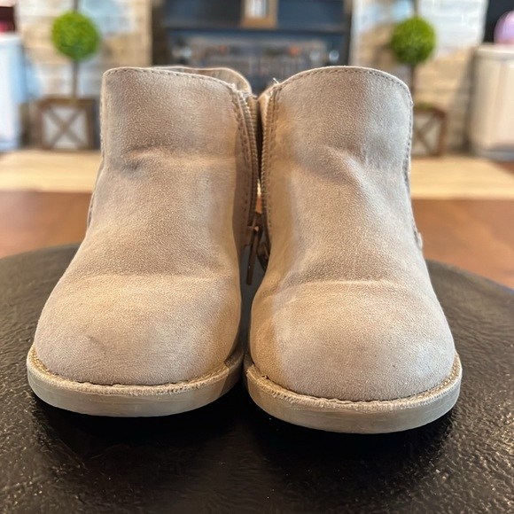 Toddler Zip Ankle Boots, Size 7 - Picture 2 of 12